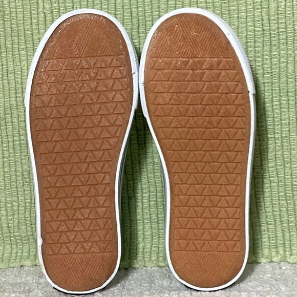 Peanuts Snoopy Kids White/Red Low Canvas Lace Up Sneaker Shoes NIB Sizes US 12 - Picture 9 of 12